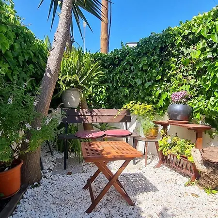 Апартаменти Cozy Garden T1 Near The