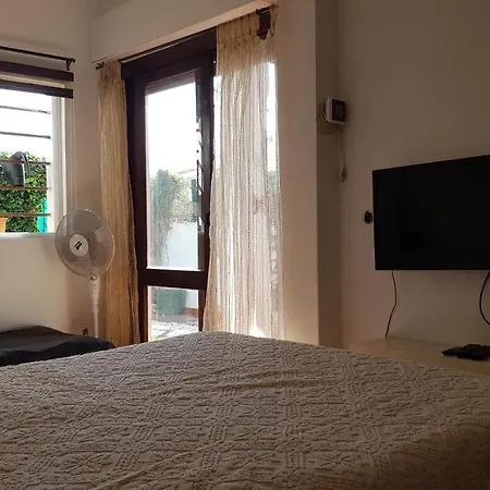 Cozy Garden T1 Near The Албуфейра